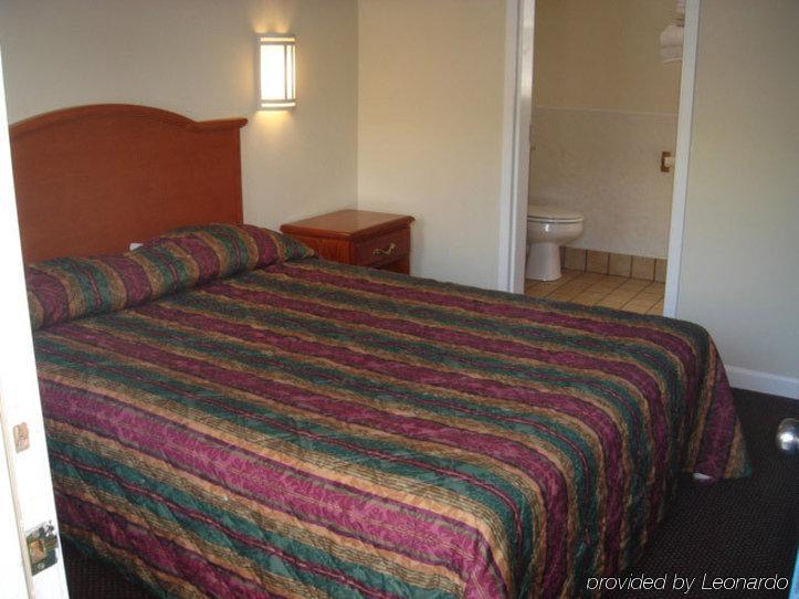 Shangri-La Motel Seekonk Room photo